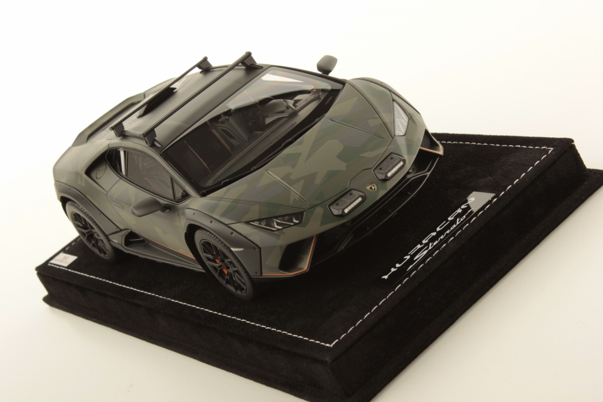 mr-collection-models-lamborghini-hurac-n-sterrato-all-terrain-1-18-miniature-aut image 3