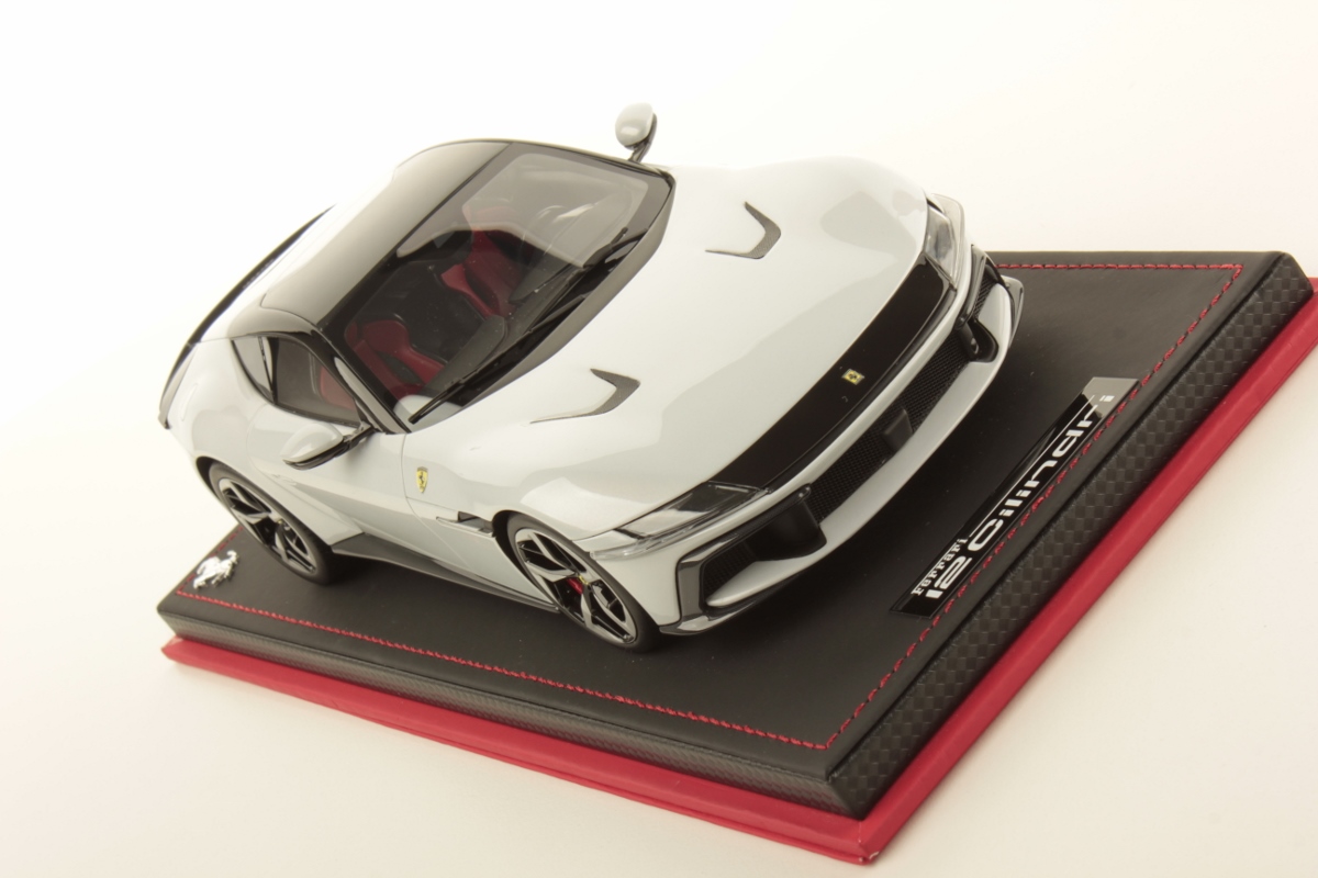 mr-collection-models-ferrari-12-cilindri-miniature-auto-de-collection-2 image 3