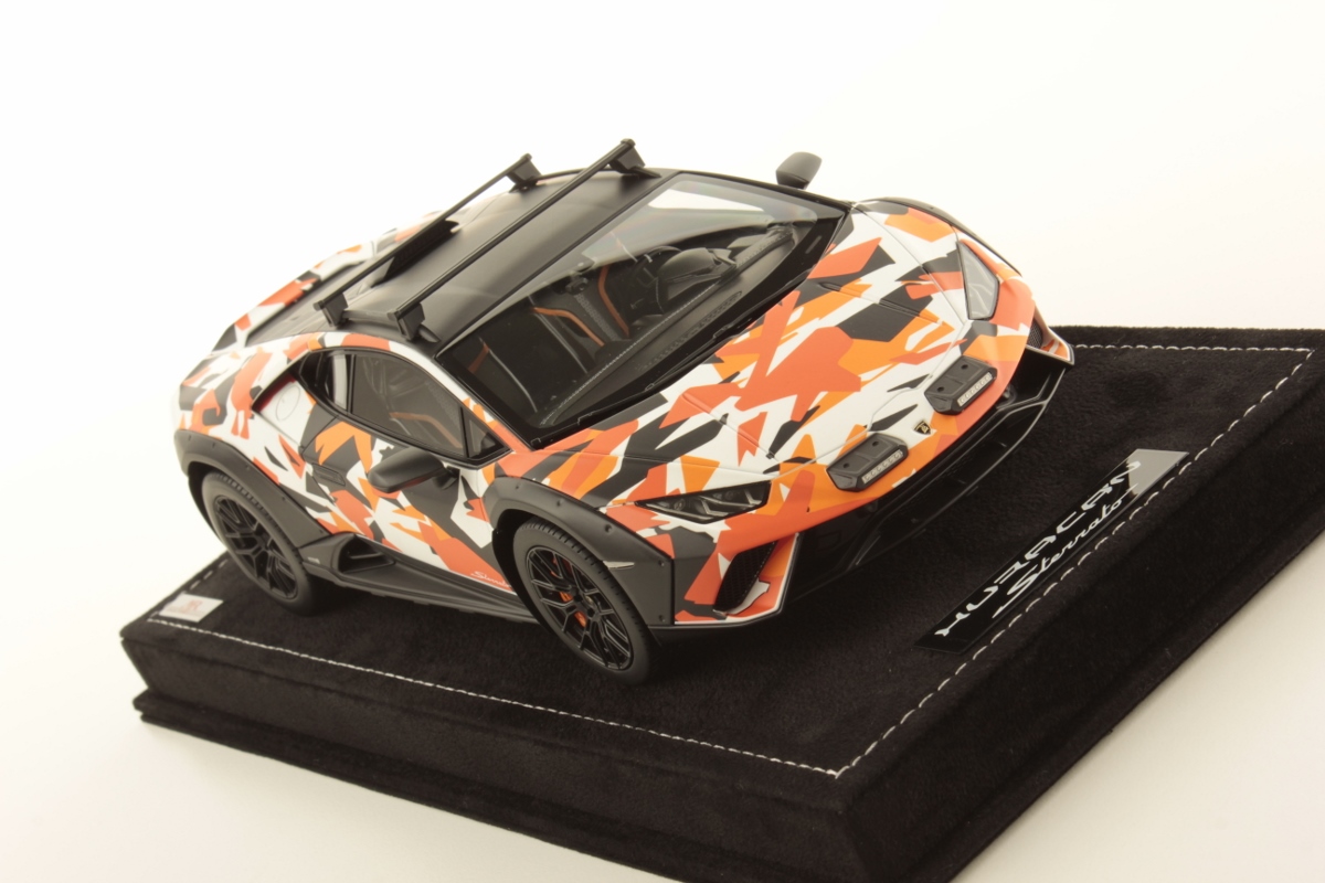 mr-collection-models-lamborghini-hurac-n-sterrato-all-terrain-1-18-2 image 3