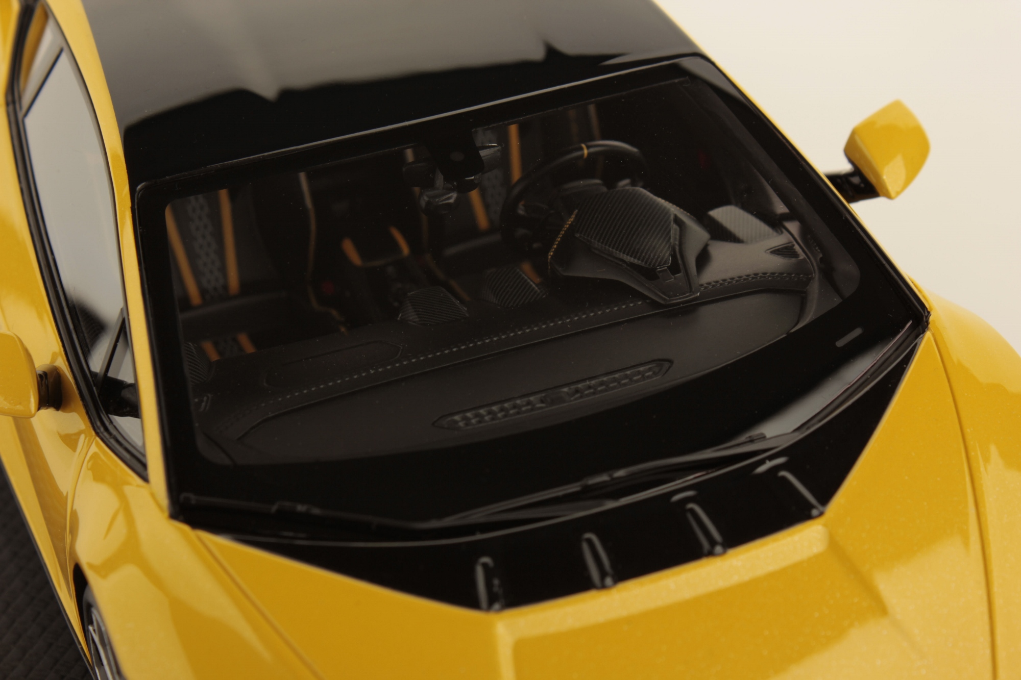mr-collection-models-lamborghini-hurac-n-tecnica-1-18-miniature-auto-de-collecti-3 image 6