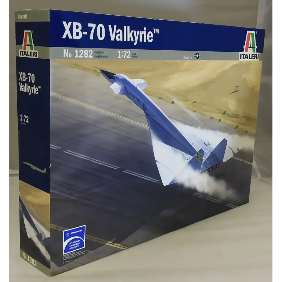 italeri-i1282-xb-70-valkyrie-1-72-maquette-bombardier image 1