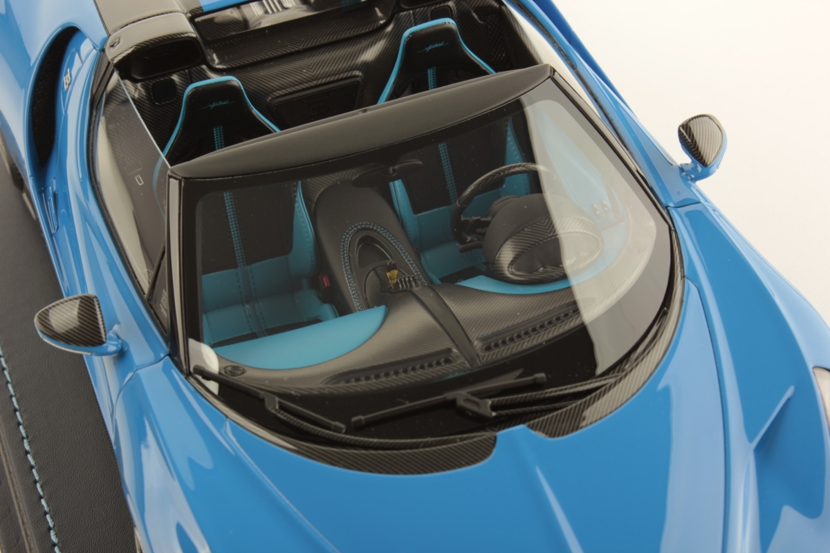 mr-collection-models-bugatti-w16-mistral-1-18-miniature-auto-de-collection-3 image 6