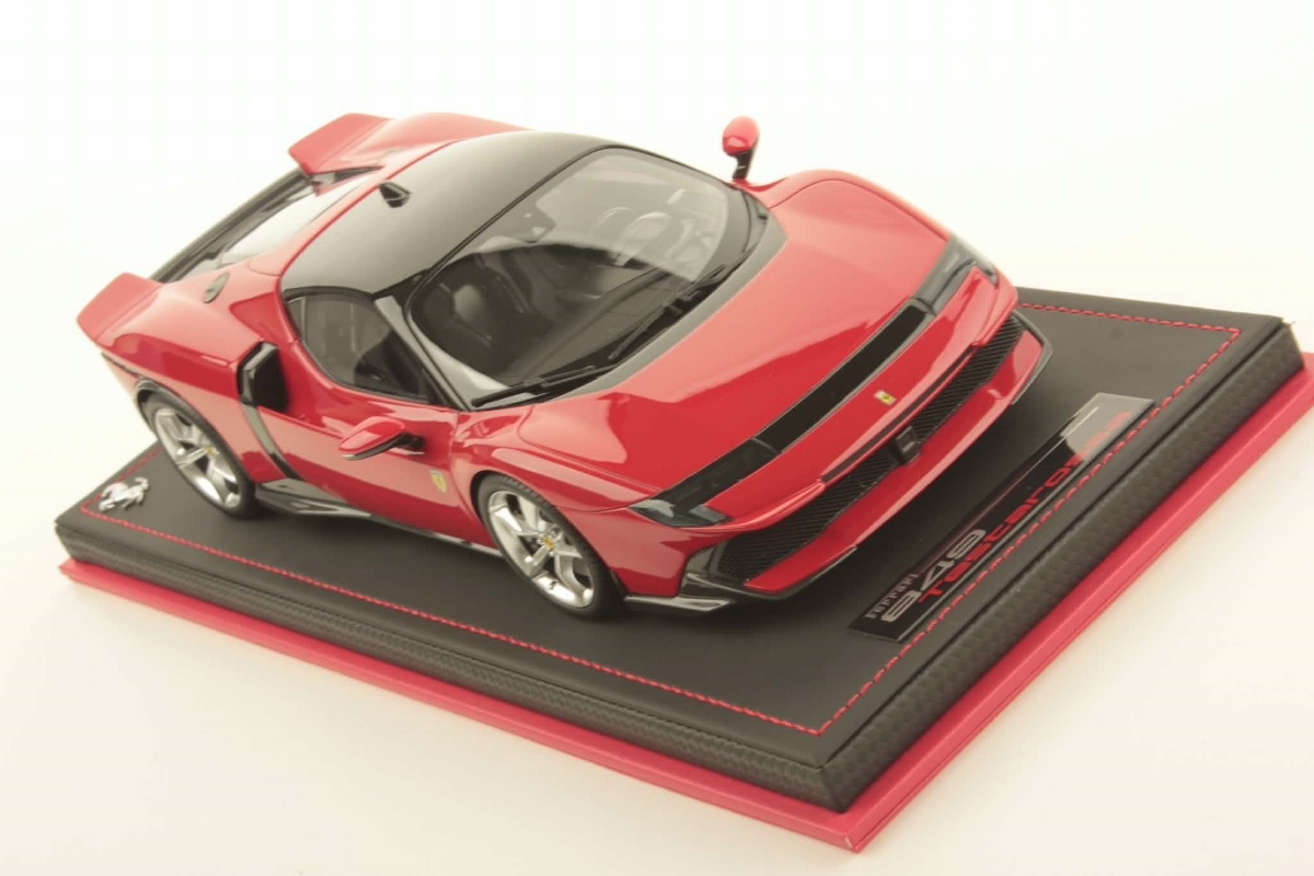 mr-collection-models-ferrari-849-testarossa-1-18-miniature-auto-collection image 3