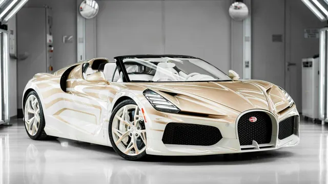 mr-collection-models-bugatti-w16-mistral-closed-wing-1-18-miniature-collection image 1
