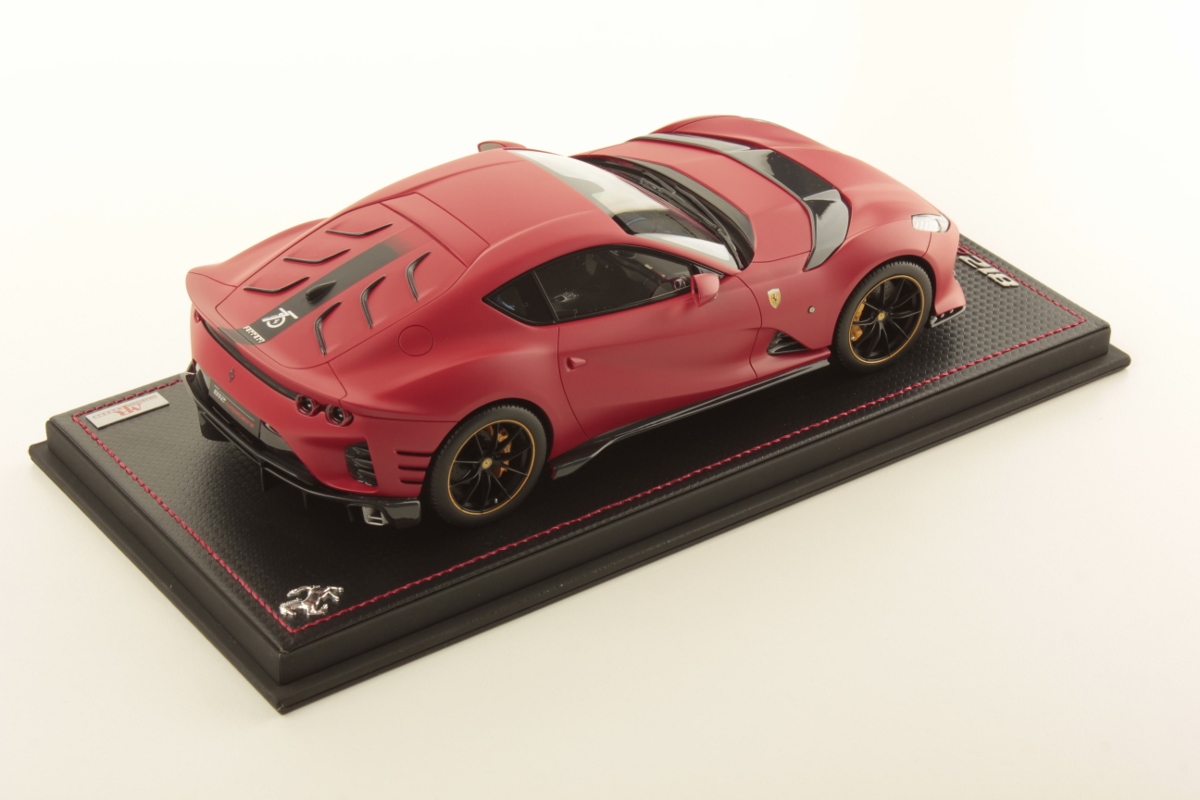 mr-collection-models-ferrari-812-competizione-1-18-miniature-v12-berline image 2