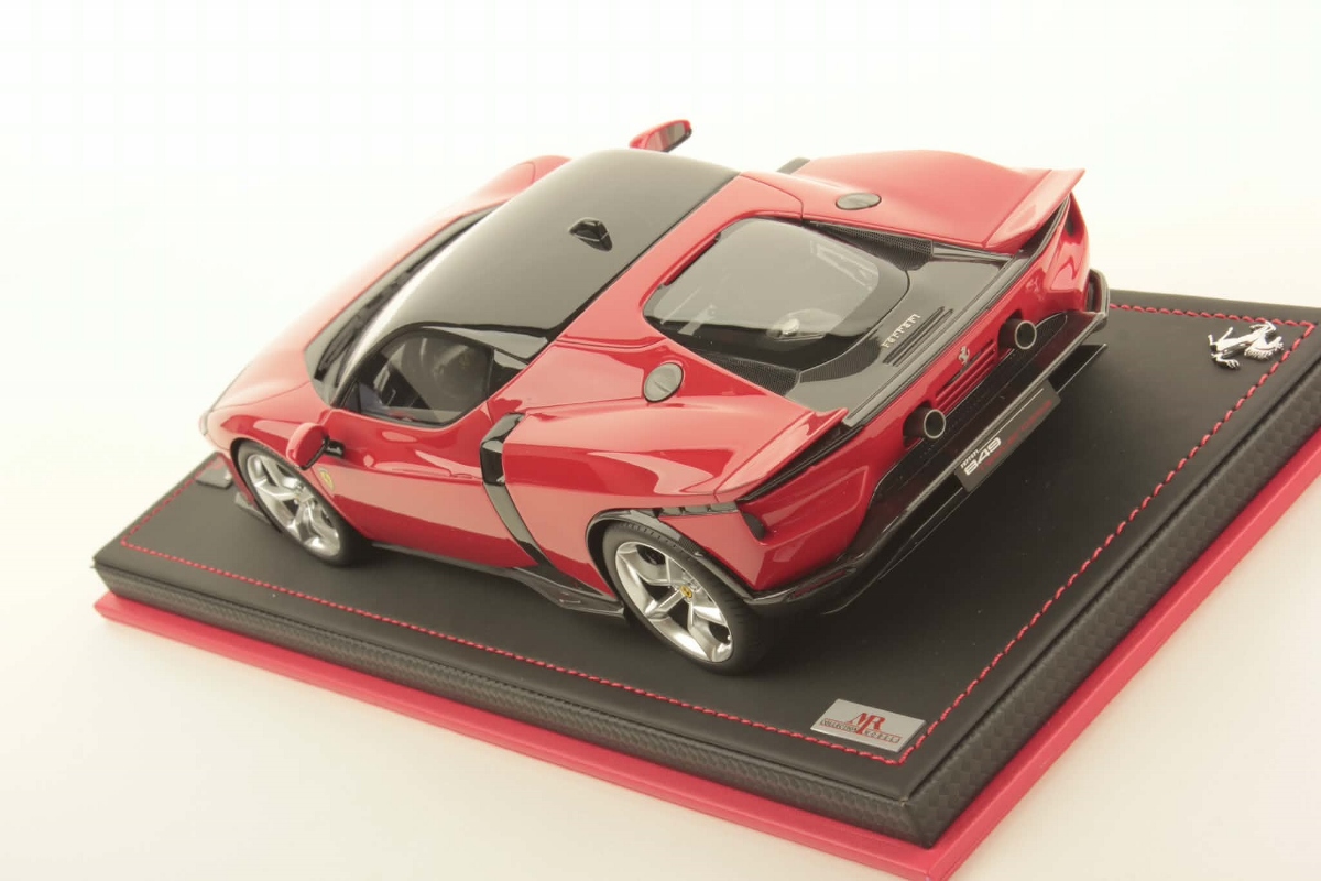 mr-collection-models-ferrari-849-testarossa-1-18-miniature-auto-collection image 4