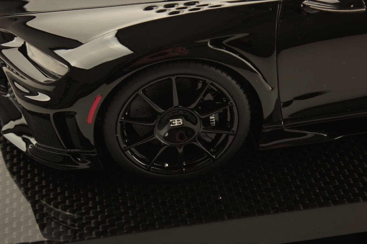 mr-collection-models-bugatti-chiron-super-sport-1-18-miniature-auto-de-collectio image 5