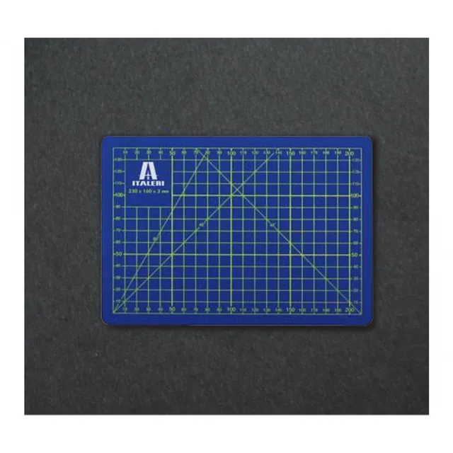 italeri-tapis-de-coupe-a5-230x160-mm-accessoire-maquette image 1