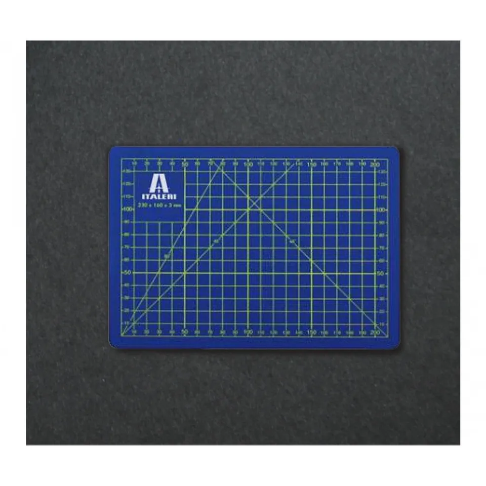 italeri-tapis-de-coupe-a5-230x160-mm-accessoire-maquette image 1