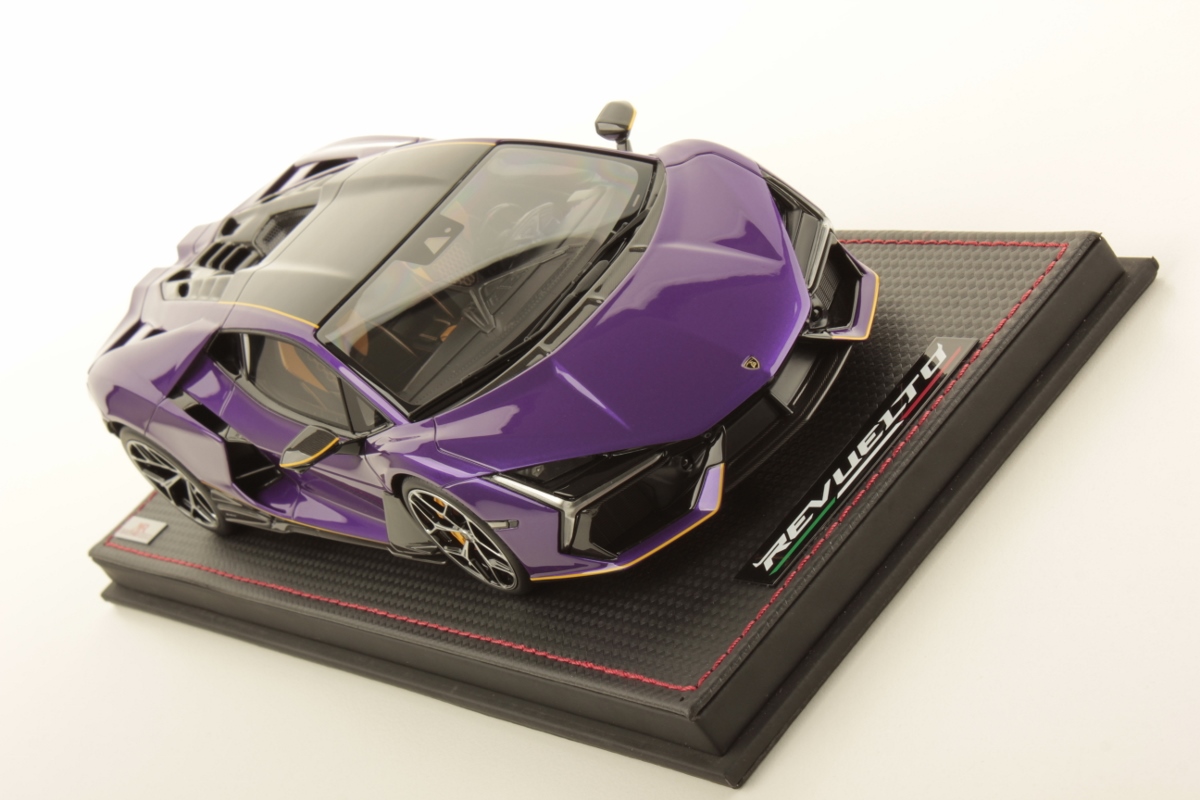 mr-collection-models-lamborghini-revuelto-1-18-miniature-auto-de-collection image 3