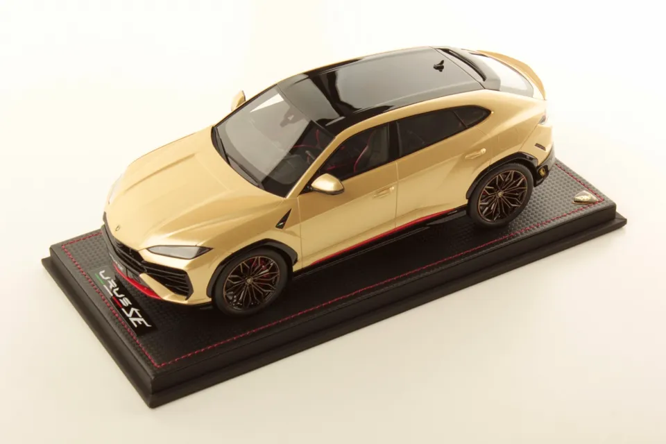 mr-collection-models-lamborghini-urus-se-1-18-miniature-suv-hybride image 1