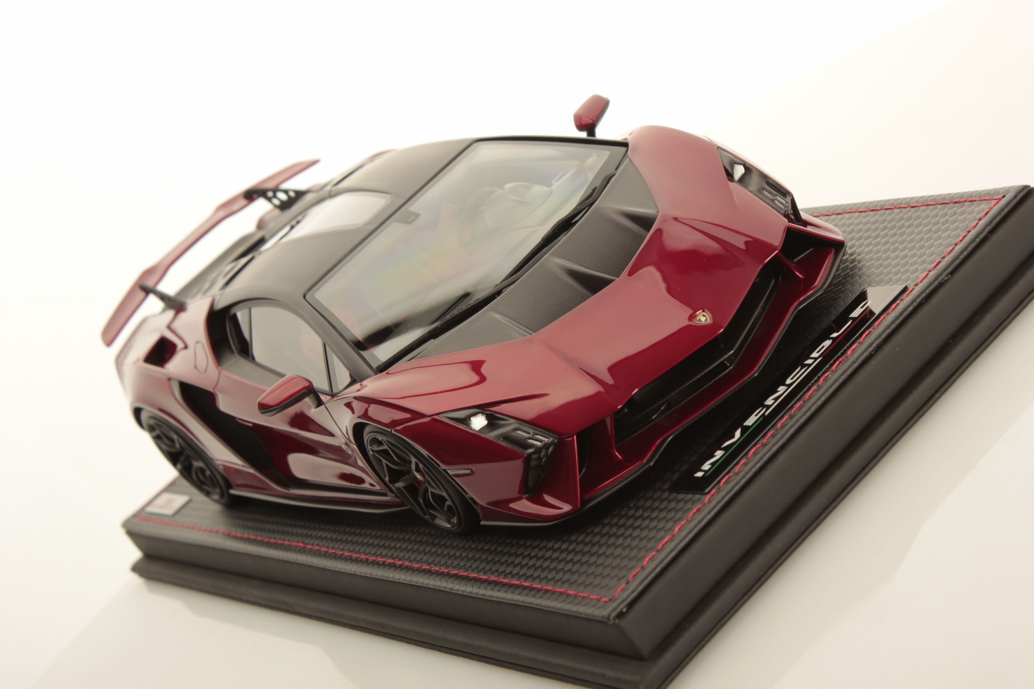 mr-collection-models-lamborghini-invencible-1-18-miniature-auto image 3