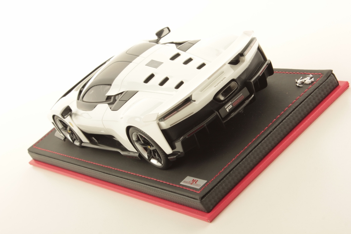 mr-collection-models-ferrari-f80-miniature-auto-supercar-limit-e image 4