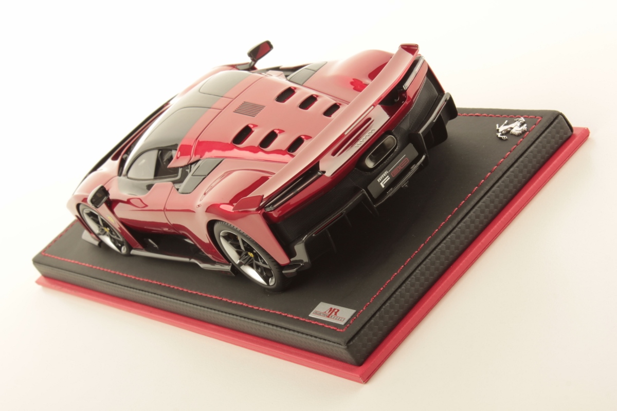mr-collection-models-ferrari-f80-1-18-2 image 4