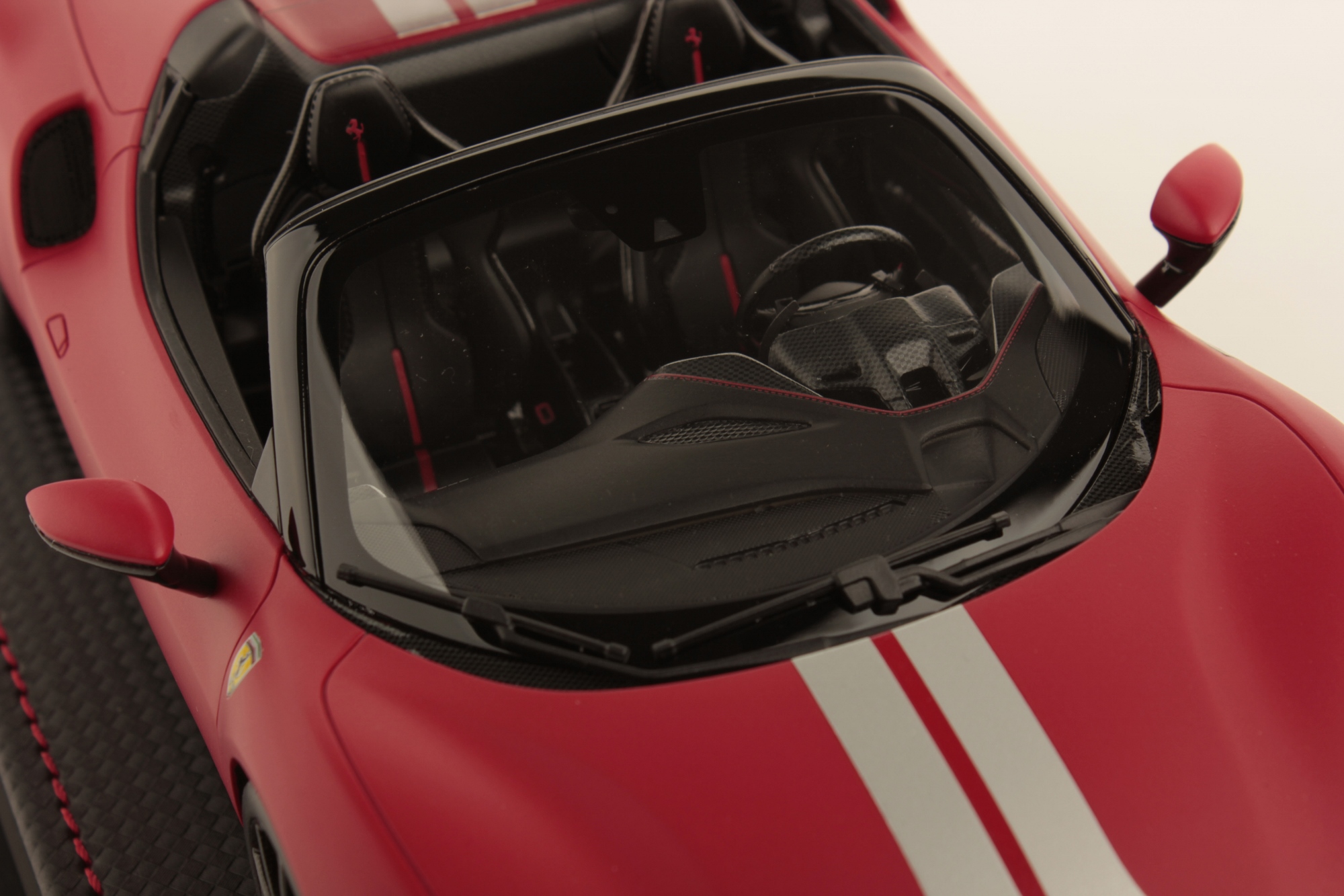 mr-collection-models-ferrari-296-gts-1-18-miniature-auto-de-collection-2 image 6