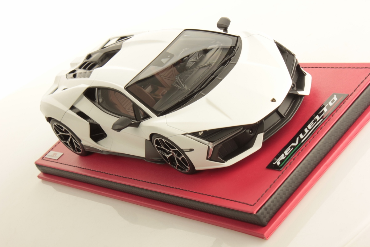 mr-collection-models-lamborghini-revuelto-1-18-miniature-auto-v12-hybride image 3