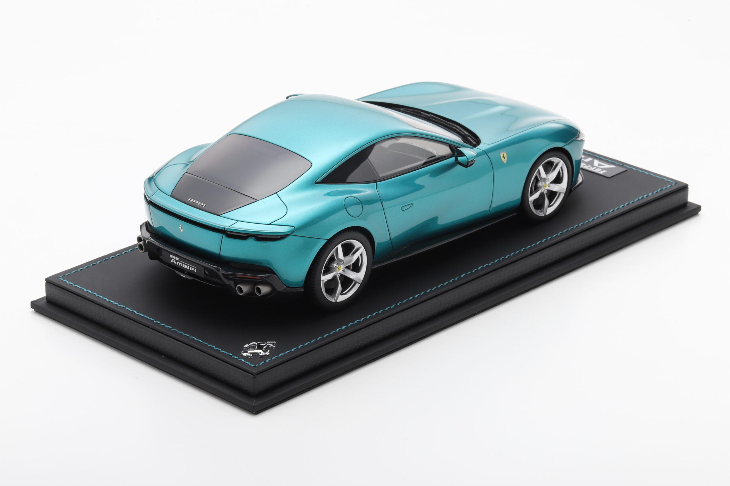 mr-collection-models-ferrari-amalfi-1-18-miniature-coup-2-v8 image 2