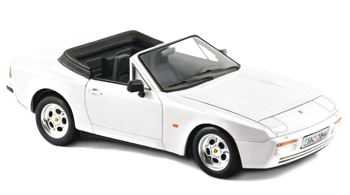 italeri-3646-voiture-1-24-blanc-kit-maquette-plastique-assembler image 2