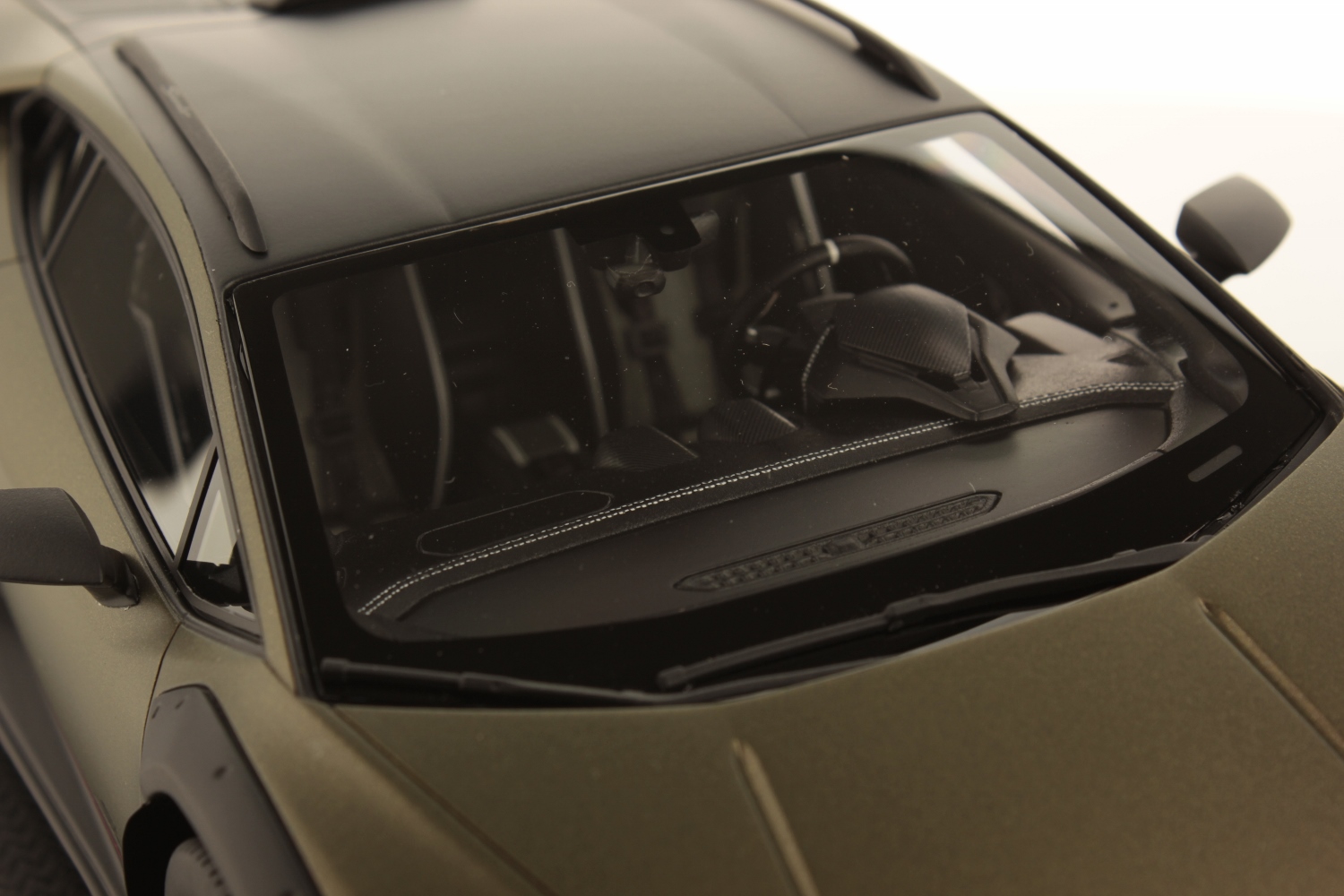 mr-collection-models-lamborghini-hurac-n-sterrato-1-18-miniature-auto-de-collect image 6