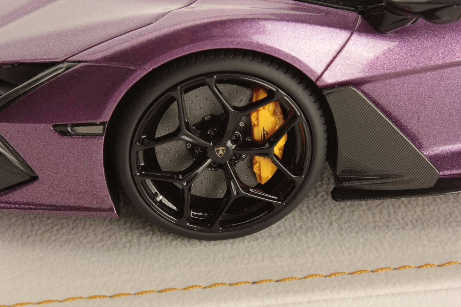 mr-collection-models-lamborghini-revuelto-1-18-5 image 5