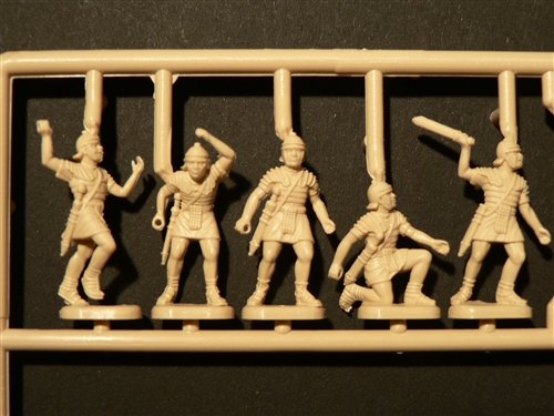 italeri-i6047-maquette-figurines-infanterie-romaine-1-72 image 4