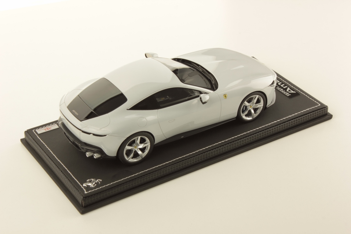 mr-collection-models-ferrari-amalfi-1-18-miniature-auto image 2