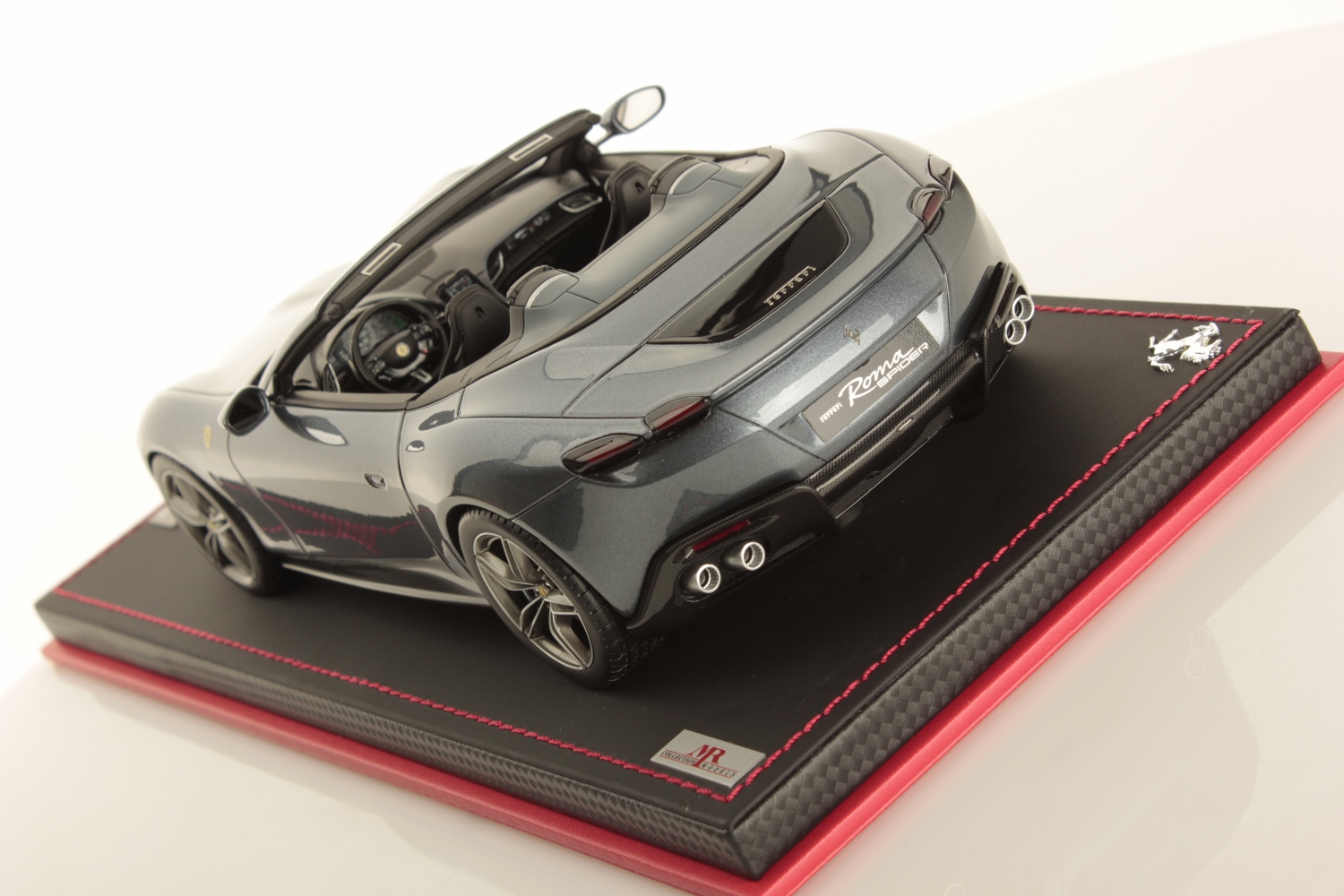 mr-collection-models-ferrari-roma-spider-1-18-miniature-auto-cabriolet image 4