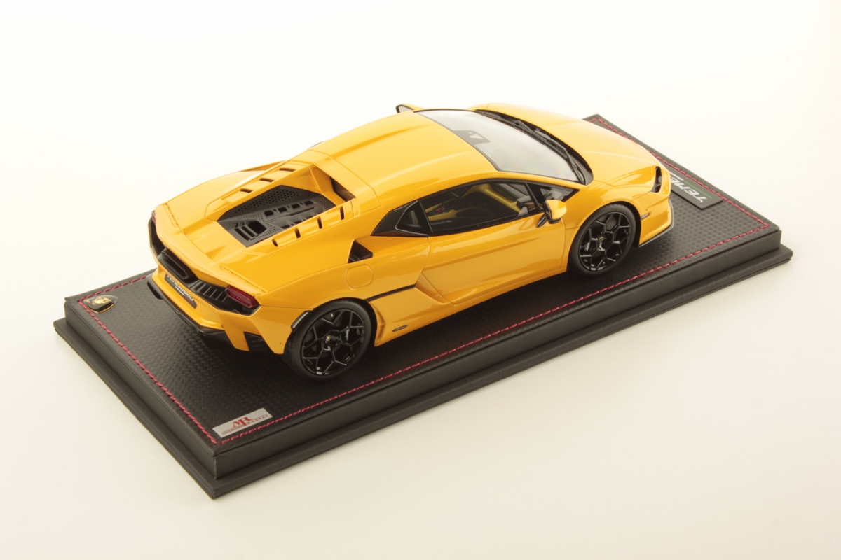 mr-collection-models-lamborghini-temerario-1-18-miniature-auto-de-collection image 2