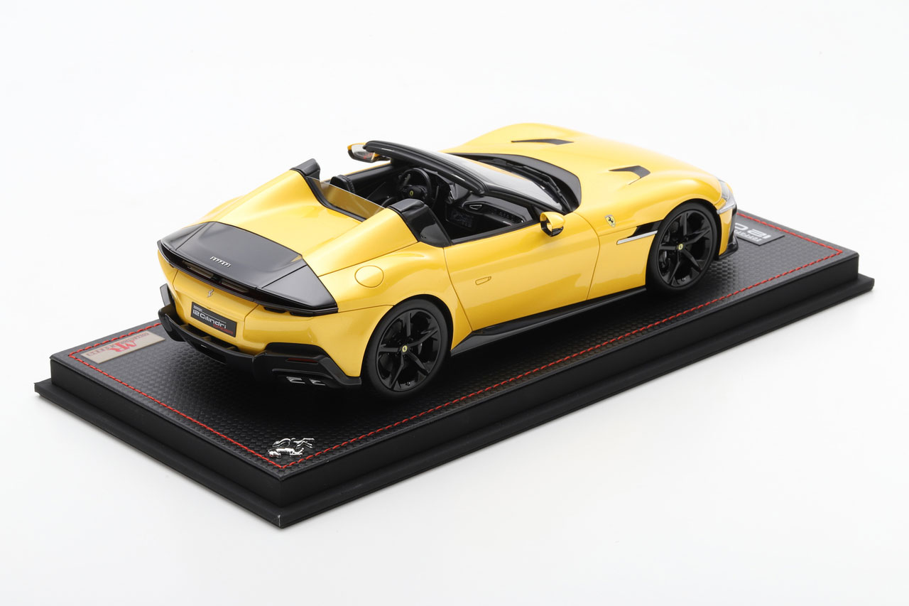 mr-collection-models-ferrari-12-cilindri-spider-miniature-auto-collection image 2