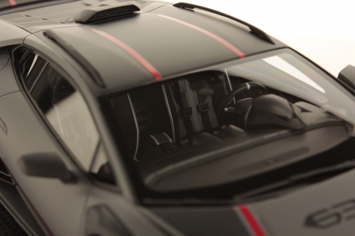 mr-collection-models-lamborghini-hurac-n-sterrato-1-18-miniature-auto-2 image 6