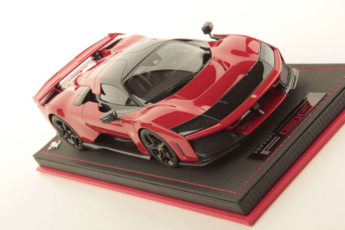 mr-collection-models-ferrari-f80-1-18-miniature-auto-de-collection-2 image 3