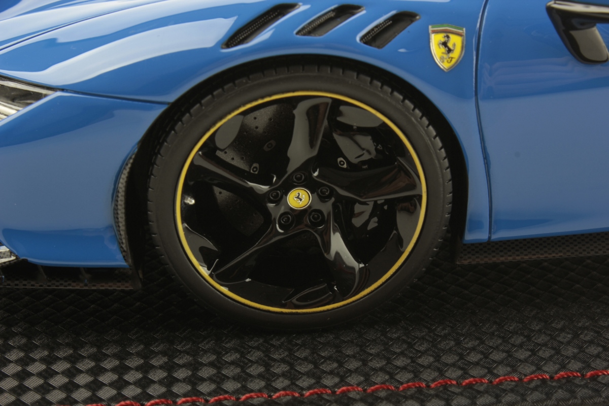 mr-collection-models-ferrari-sf90-xx-stradale-1-18 image 5