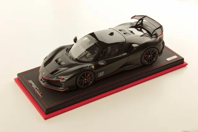 mr-collection-models-ferrari-sf90-xx-stradale-1-18-miniature-auto image 1