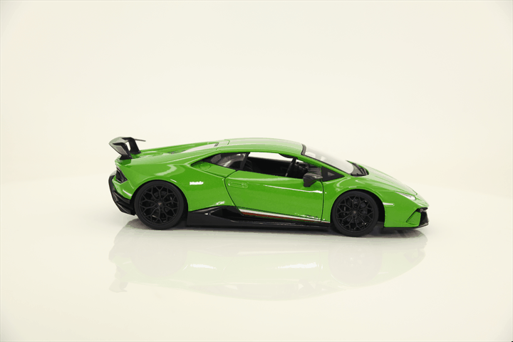 bburago-lamborghini-hurac-n-performante-1-18-verte image 4