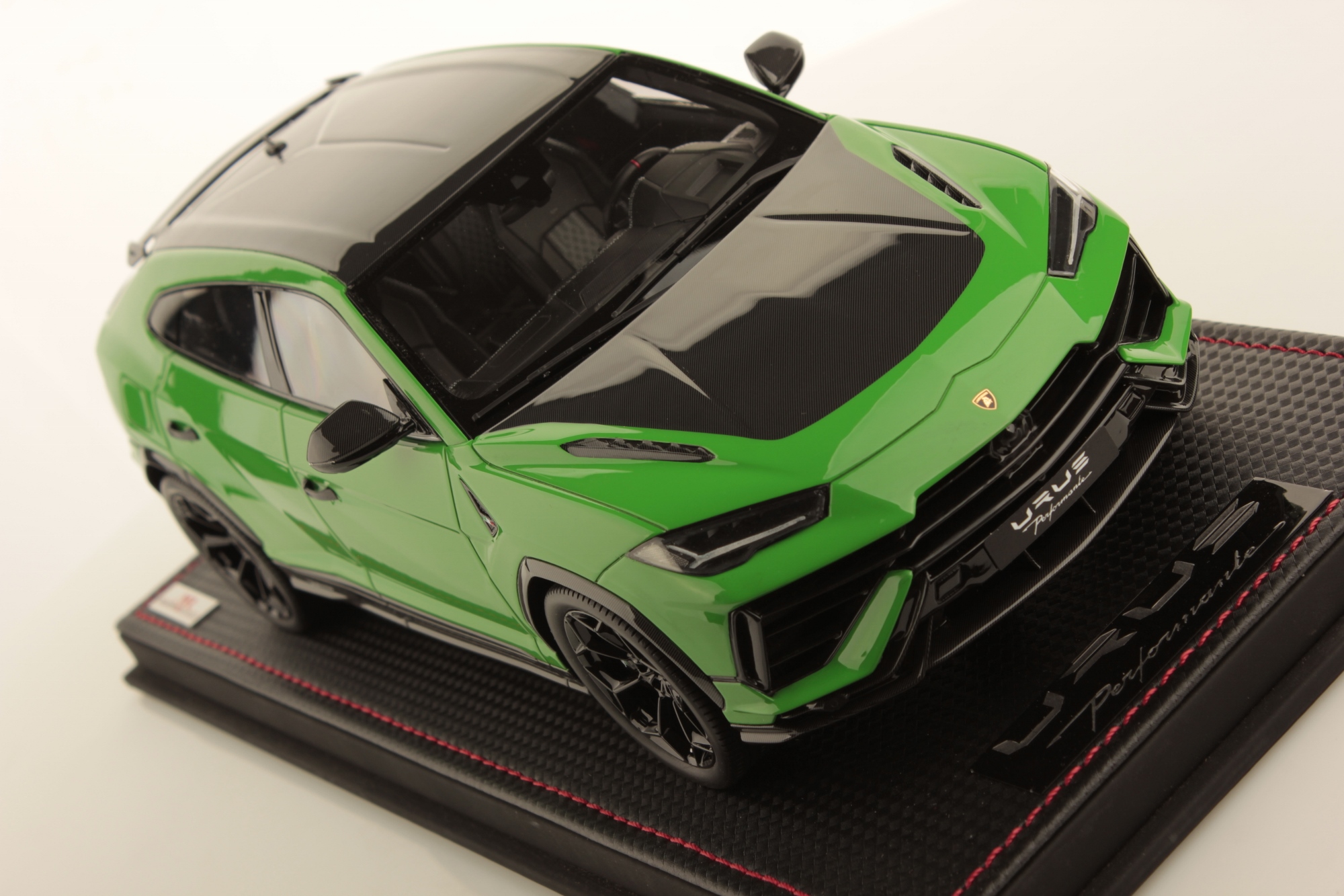 mr-collection-models-lamborghini-urus-performante-1-18-3 image 3