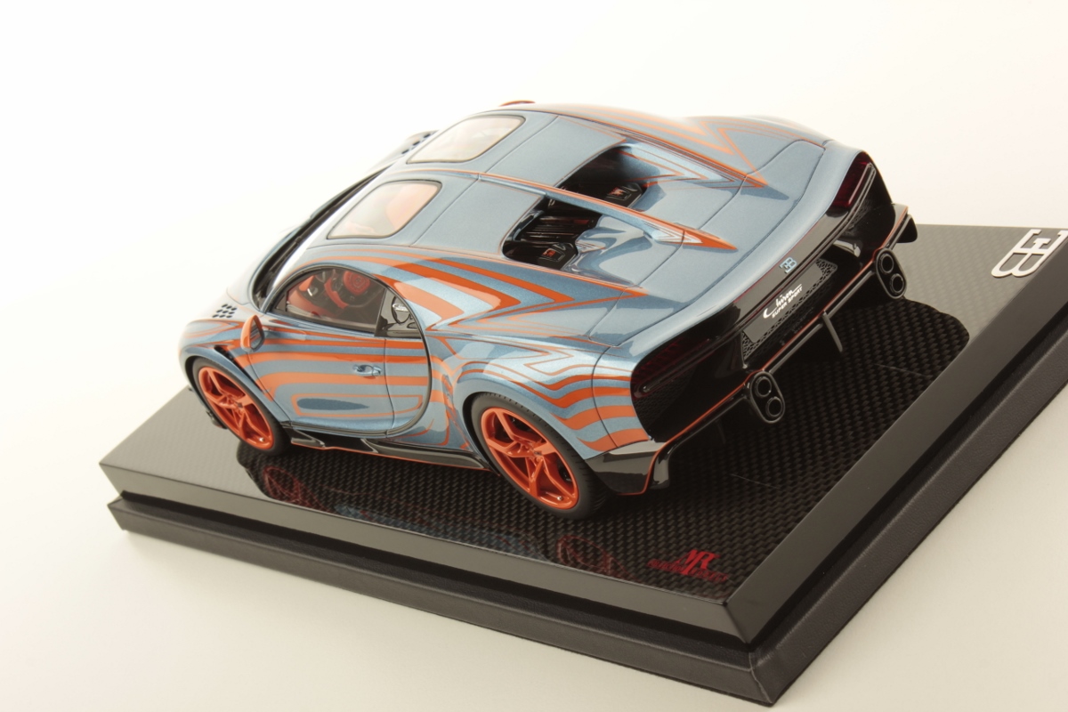 mr-collection-models-bugatti-chiron-super-sport-1-18-3 image 4