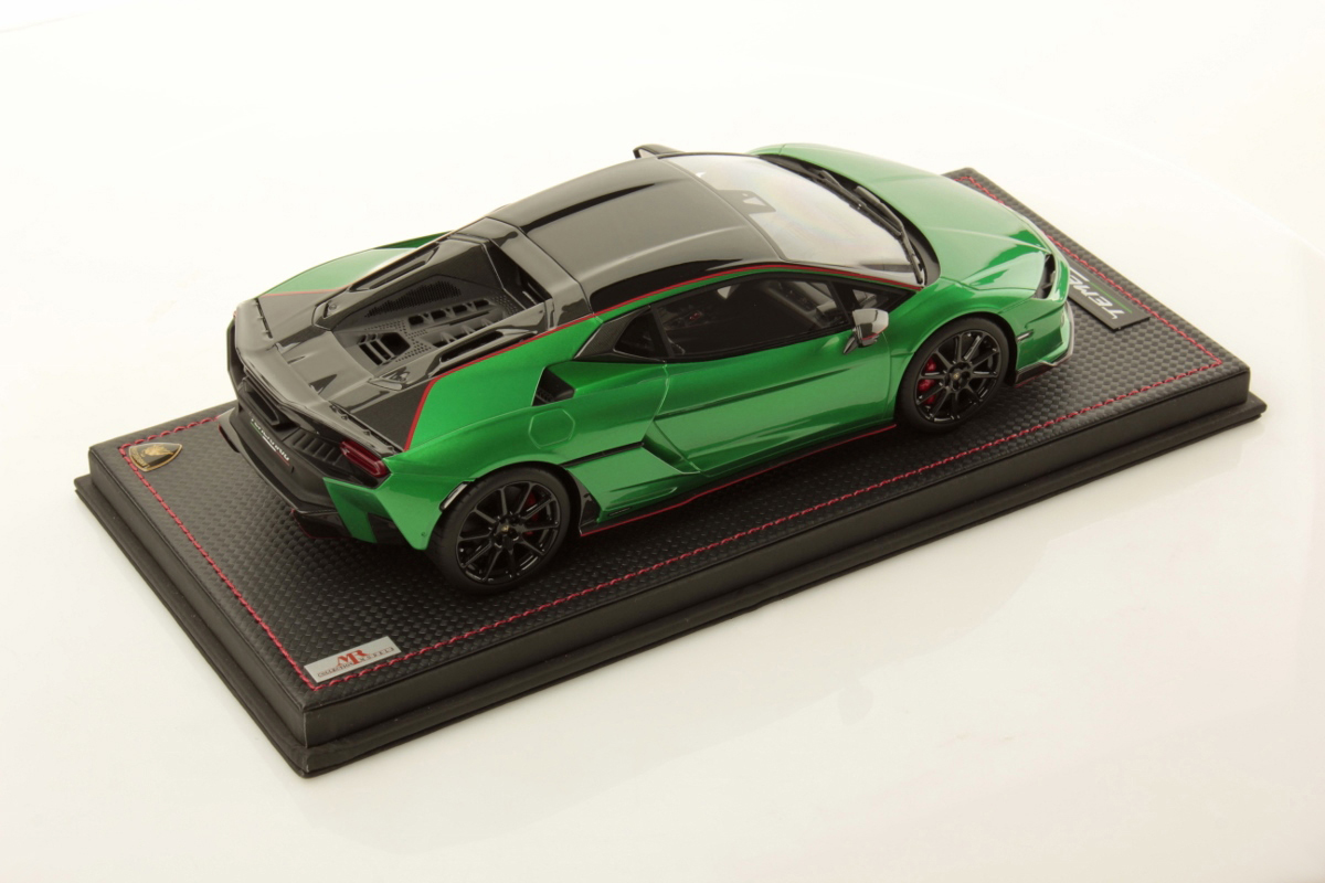 mr-collection-models-lamborghini-temerario-alleggerita-package-1-18-miniature-au image 2