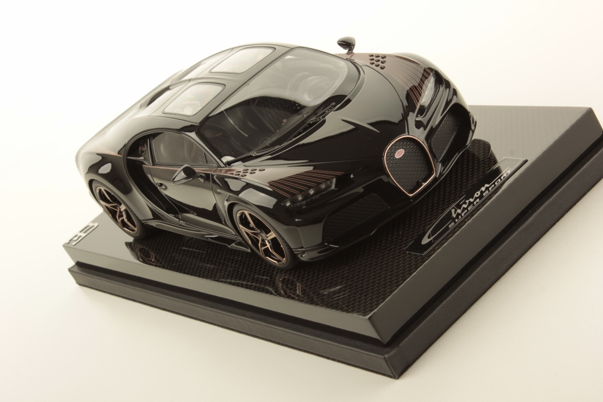 mr-collection-models-bugatti-chiron-super-sport-1-18 image 3