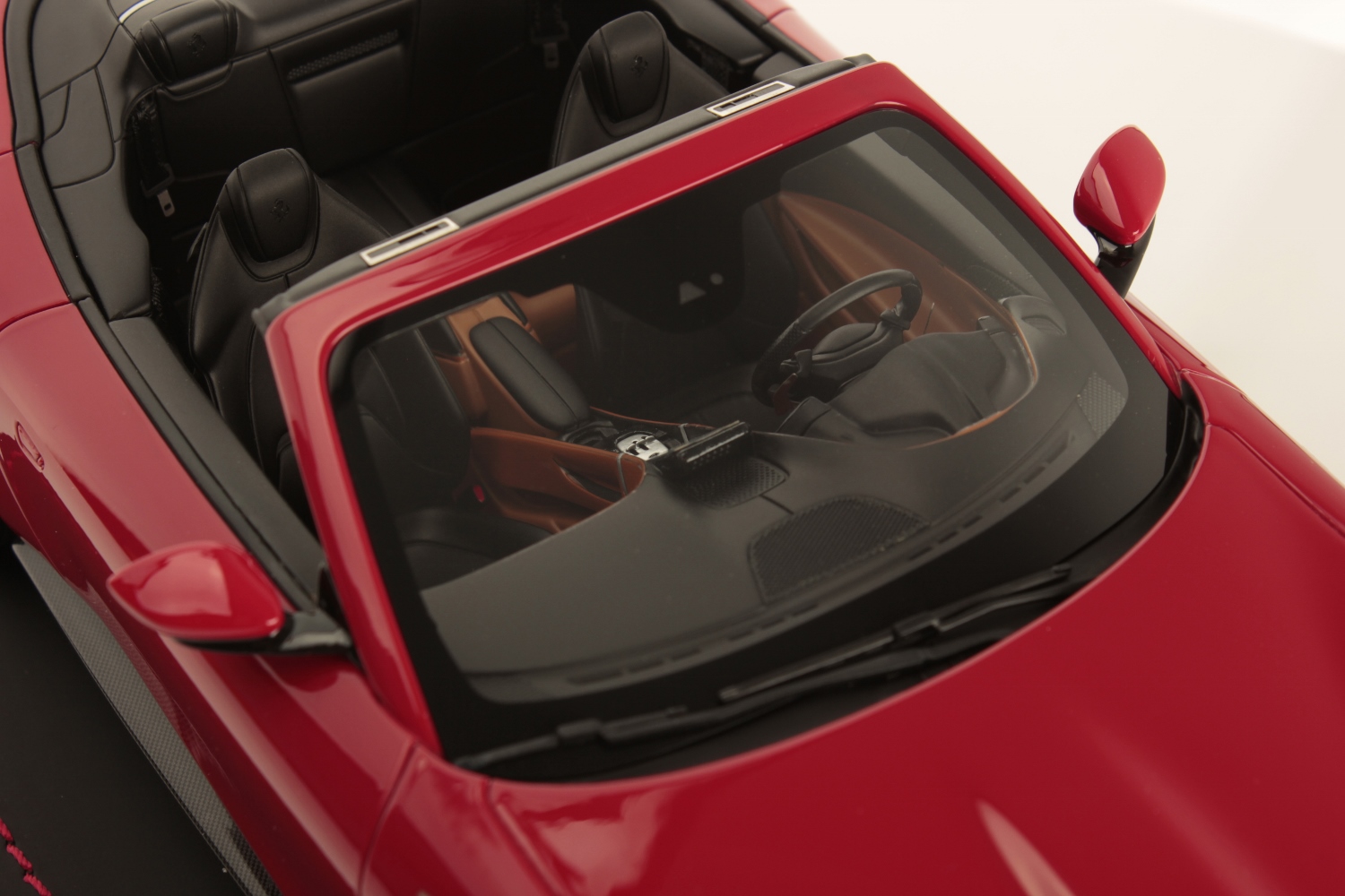 mr-collection-models-ferrari-roma-spider-1-18-miniature-auto-cabriolet-2 image 6