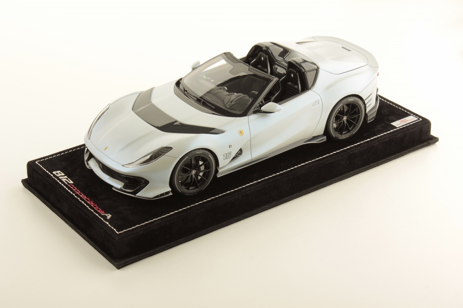 mr-collection-models-ferrari-812-competizione-a-1-18-miniature-targa image 1