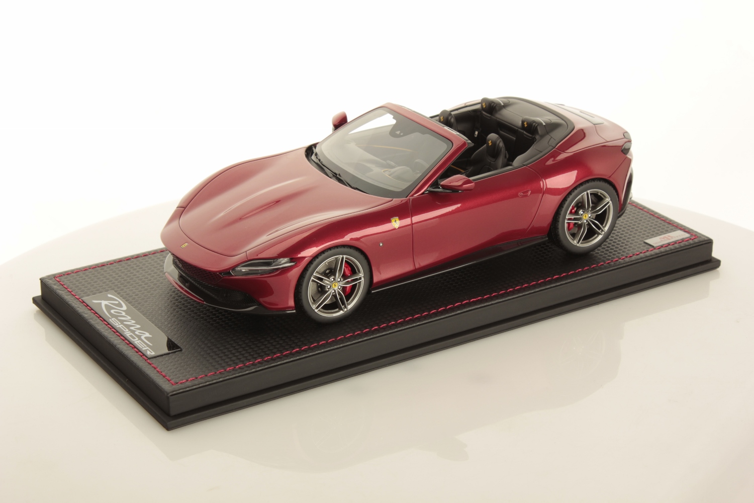mr-collection-models-ferrari-roma-spider-1-18-miniature-cabriolet-toit-souple image 1