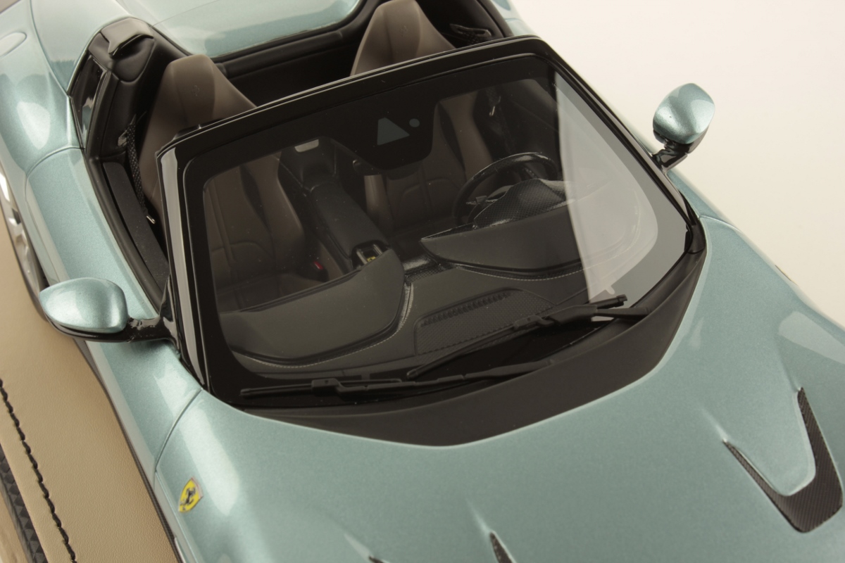 mr-collection-models-ferrari-12-cilindri-spider-miniature-auto-de-collection image 6