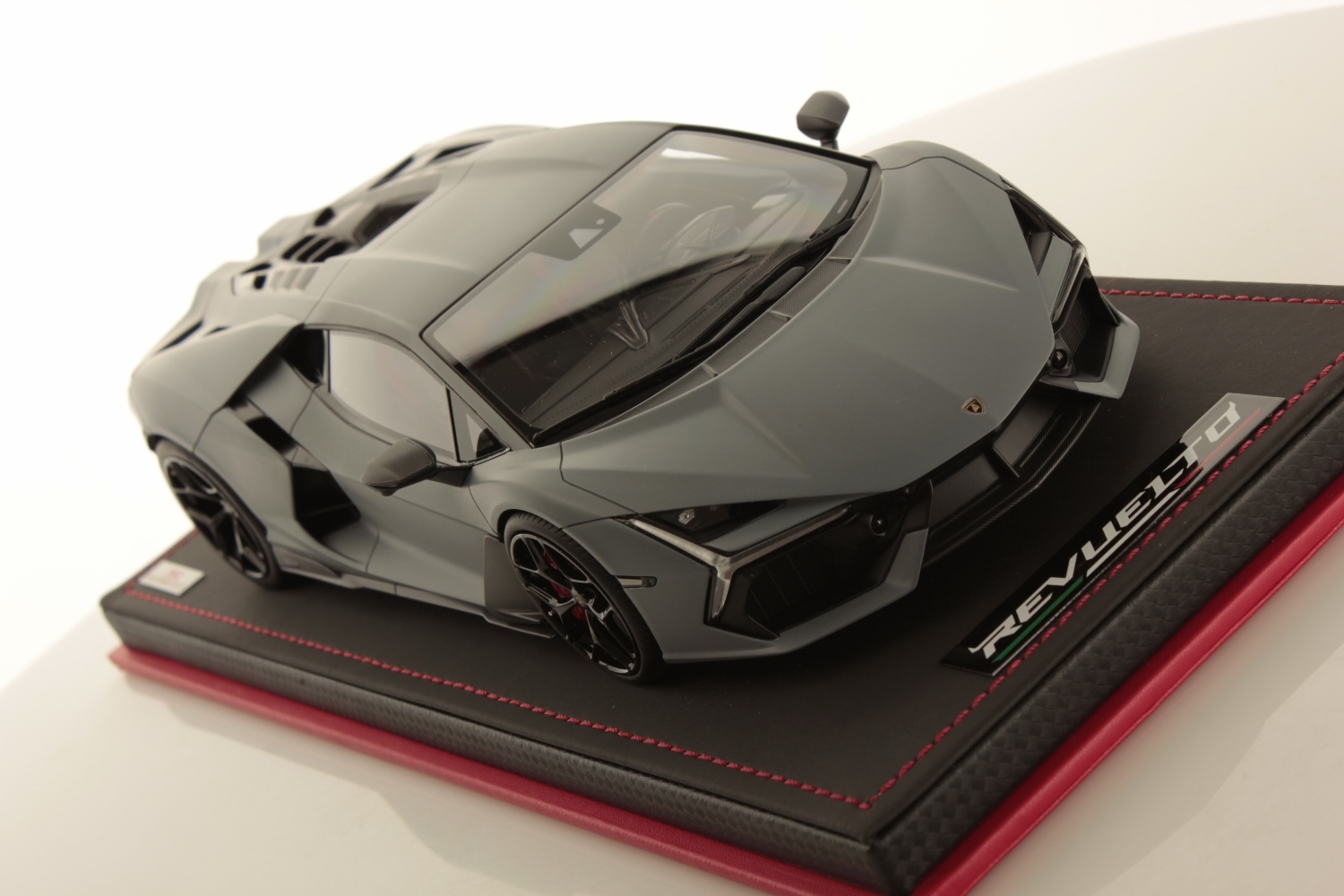 mr-collection-models-lamborghini-revuelto-1-18-miniature-auto-hybride-hpev image 3