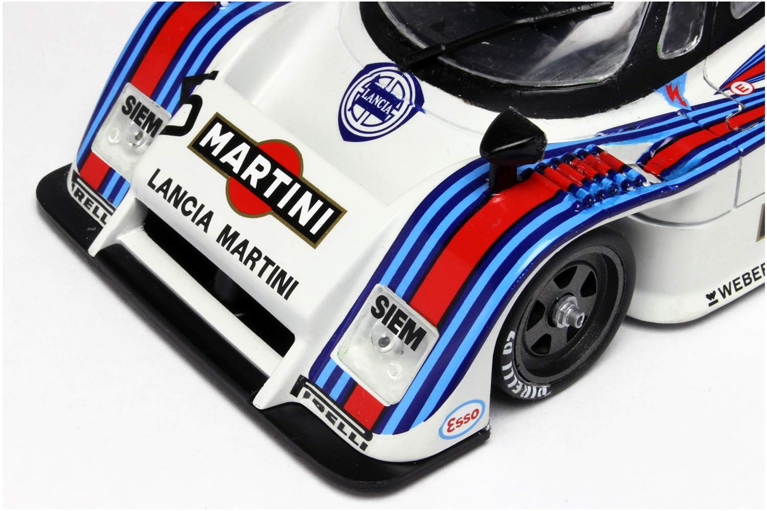italeri-3641s-lancia-lc2-maquette-voiture-de-course-monter image 5