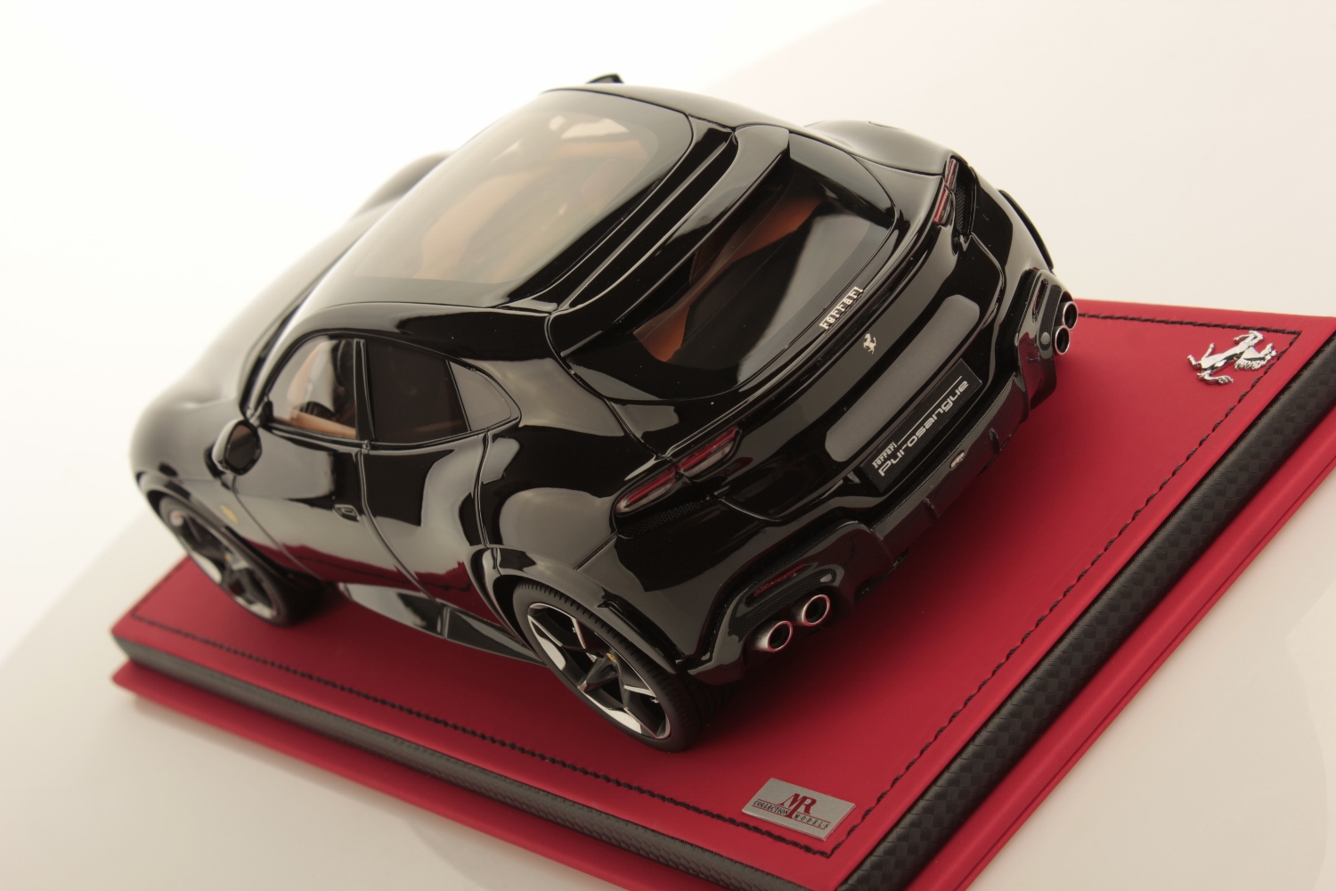 mr-collection-models-ferrari-purosangue-1-18-miniature-auto-de-collection image 4