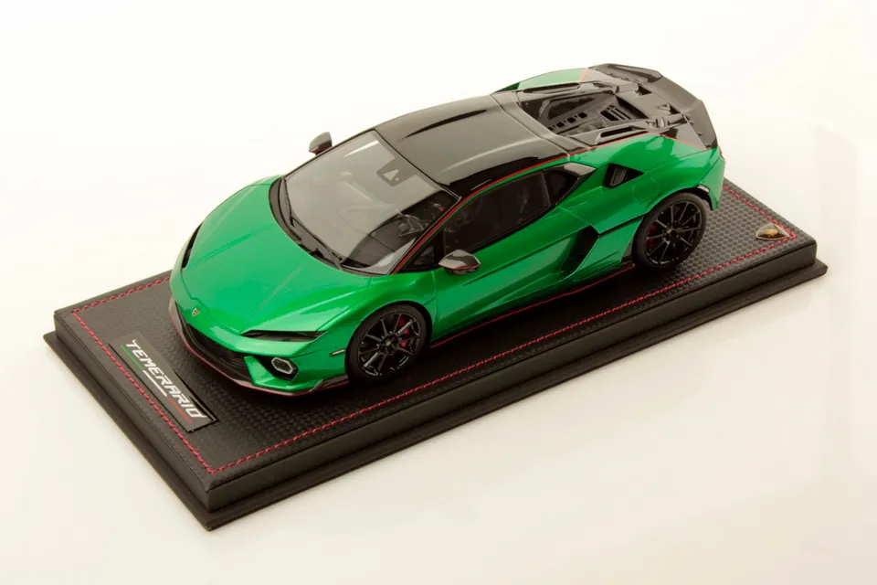 mr-collection-models-lamborghini-temerario-alleggerita-package-1-18-miniature-au image 1