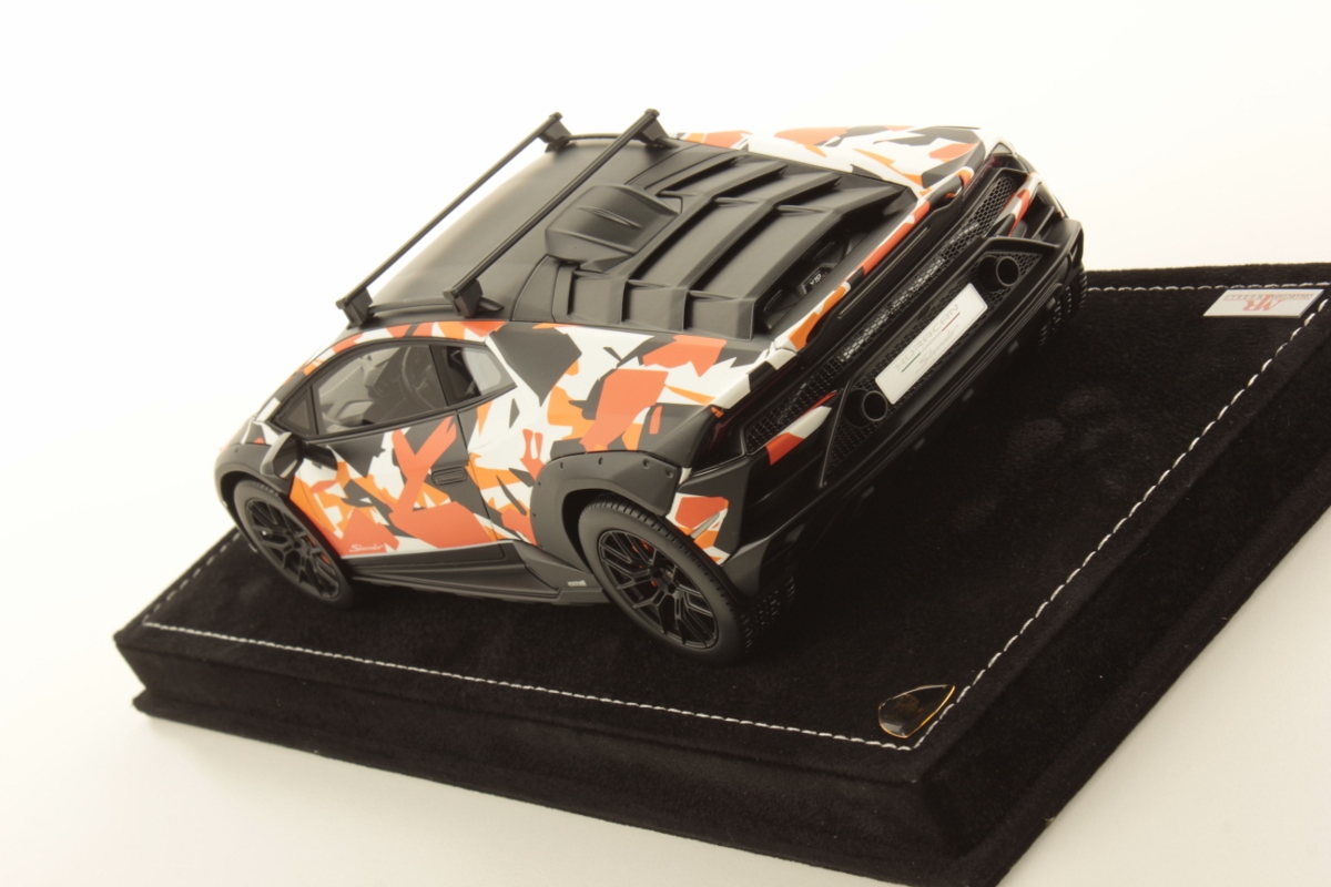 mr-collection-models-lamborghini-hurac-n-sterrato-all-terrain-1-18-2 image 4