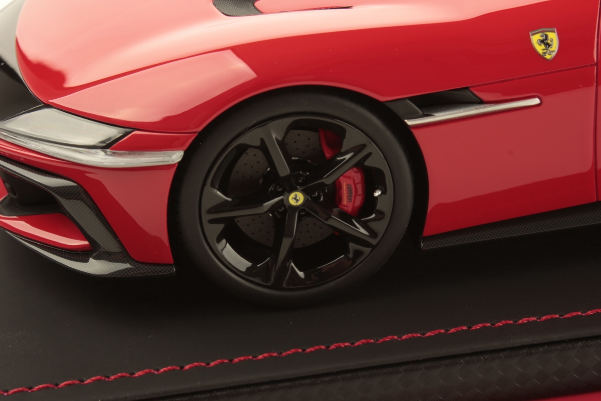 mr-collection-models-ferrari-12cilindri image 5