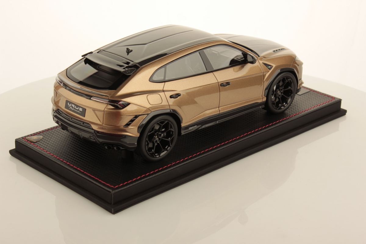 mr-collection-models-lamborghini-urus-performante-1-18-2 image 2