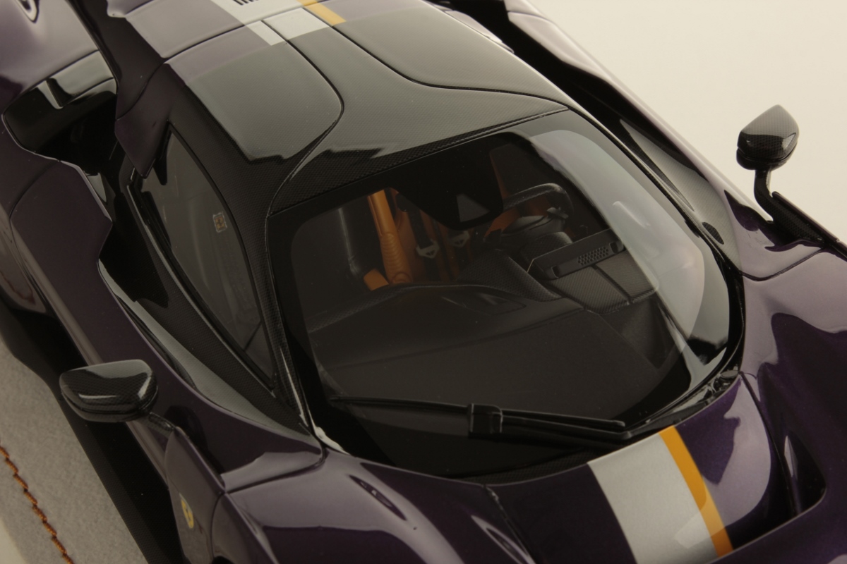 mr-collection-models-ferrari-f80-1-18-miniature-auto-2 image 6